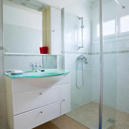 Maison Familiale Avec Jacuzzi, Quartier Calme Avignon Buitenkant foto