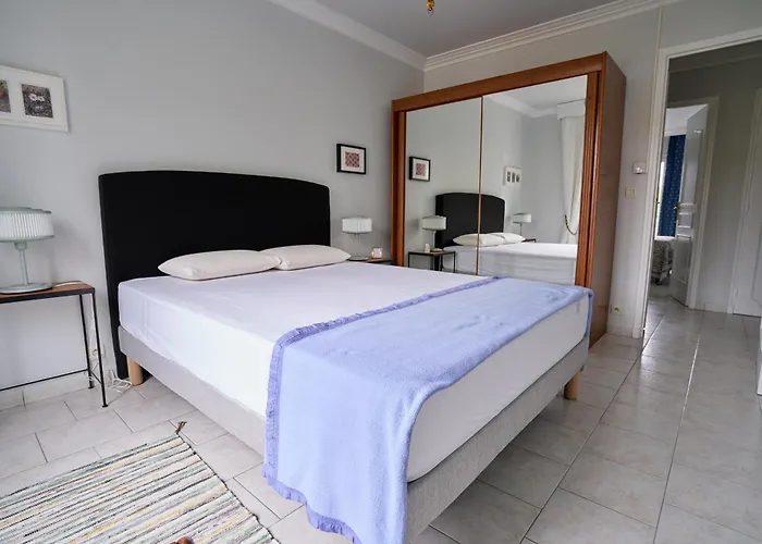 Maison Familiale Avec Jacuzzi, Quartier Calme