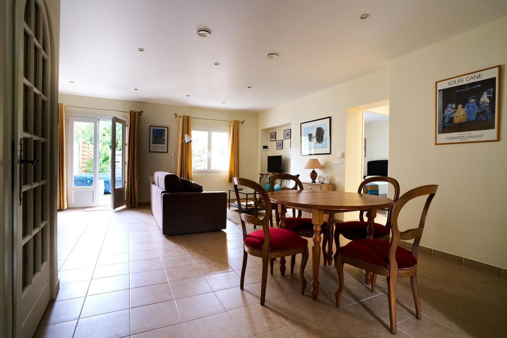 Holiday home Maison Familiale Avec Jacuzzi, Quartier Calme *
