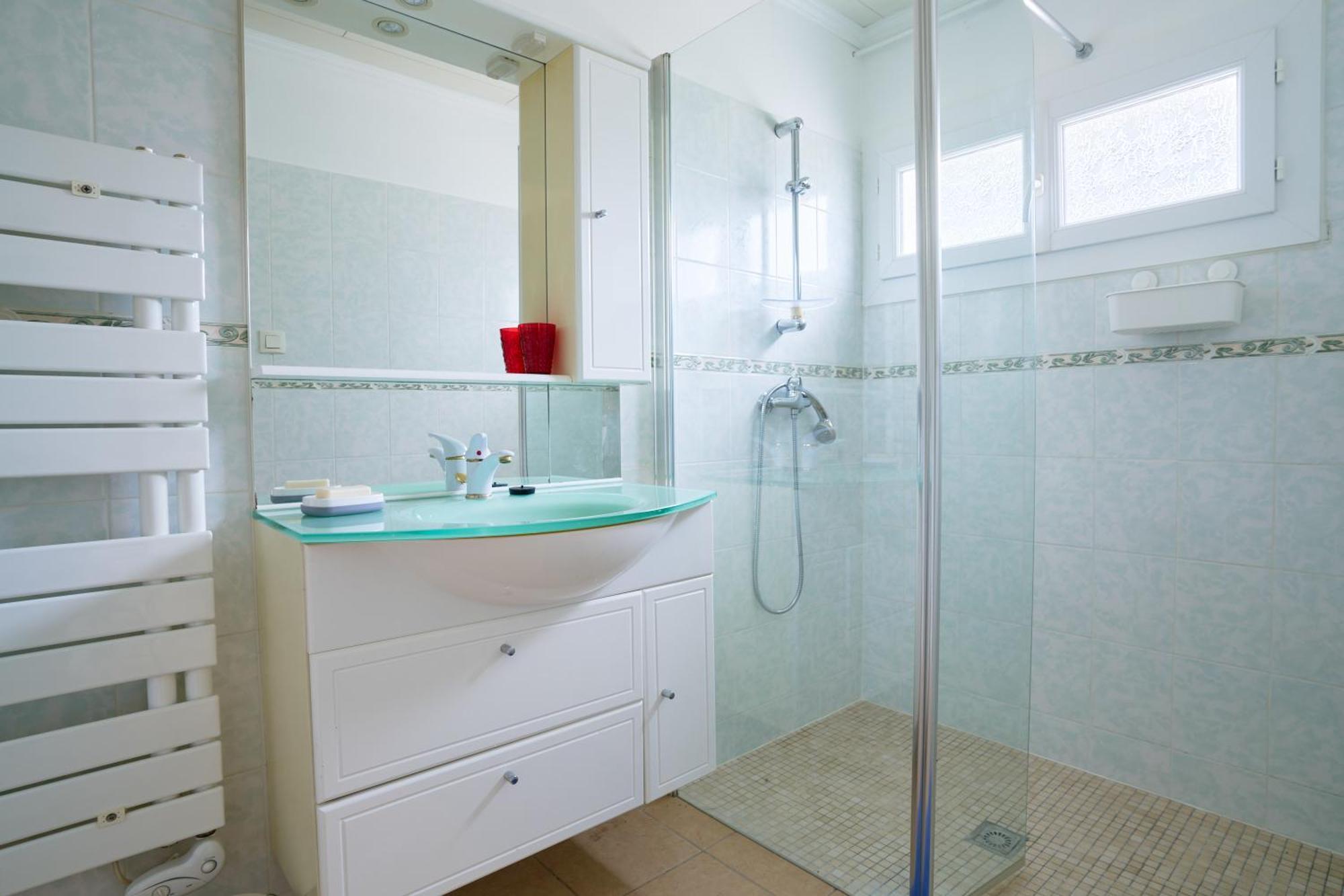 Maison Familiale Avec Jacuzzi, Quartier Calme Holiday home Avignon