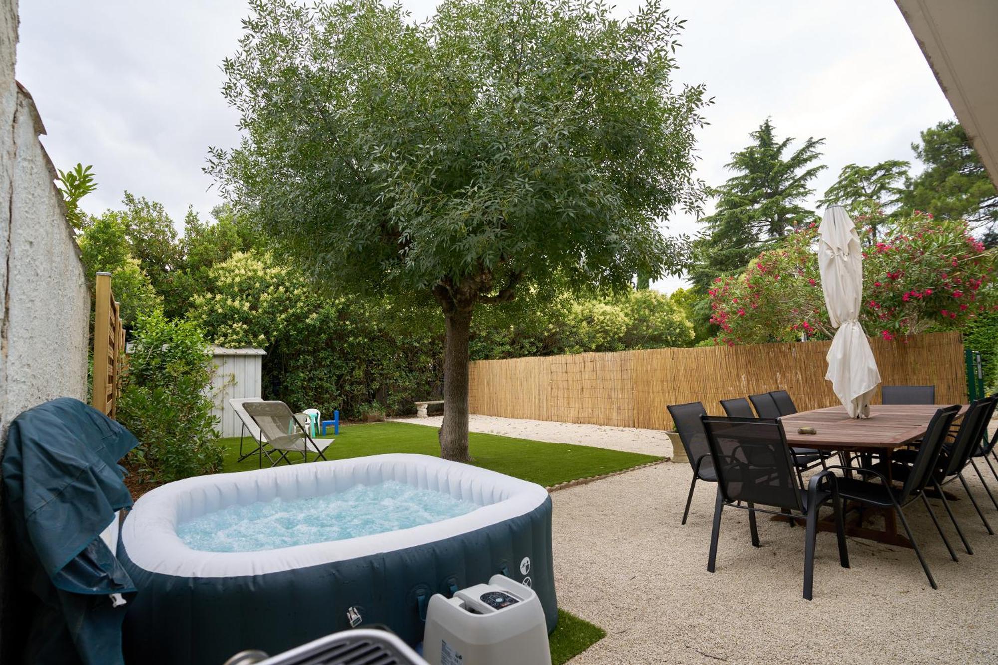 Maison Familiale Avec Jacuzzi, Quartier Calme Avignon