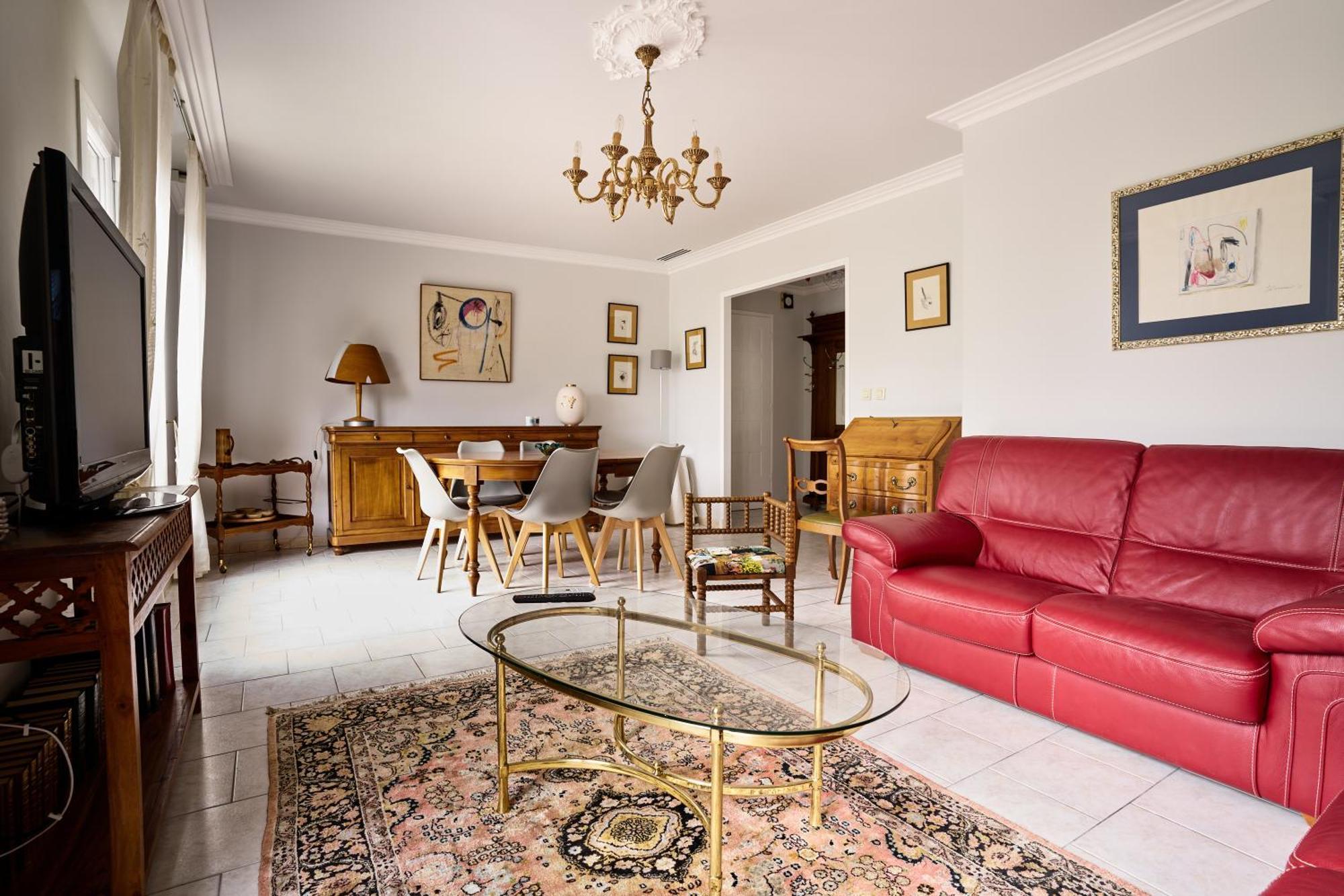 Holiday home Maison Familiale Avec Jacuzzi, Quartier Calme